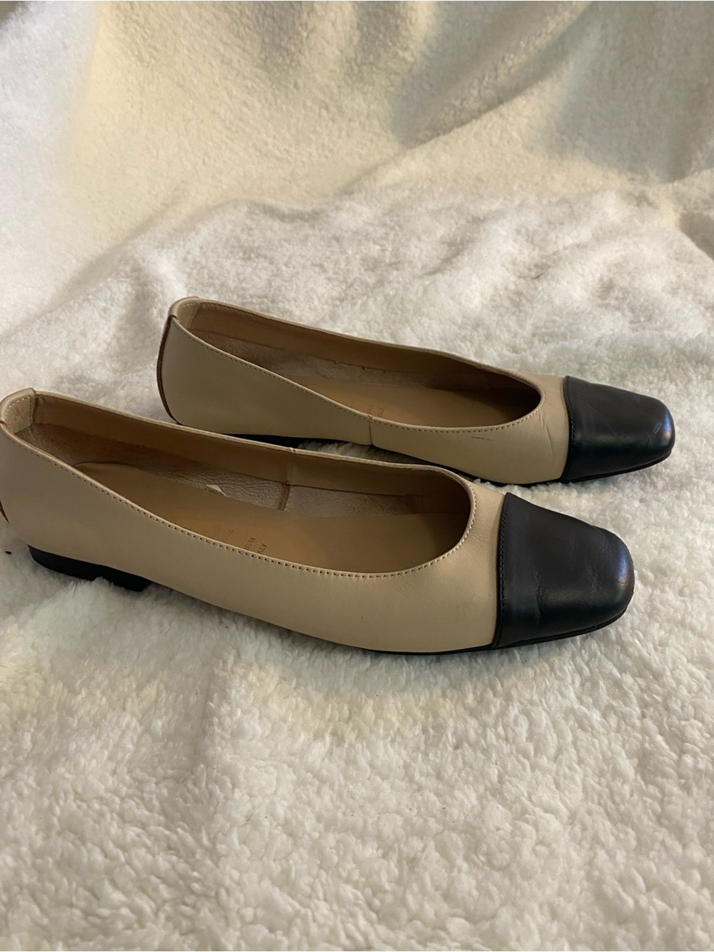 The "Ortensia" leather ballerina flat by Gino Rossi